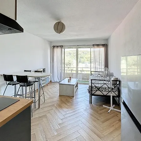 Apartment Charmant Studio Confort *